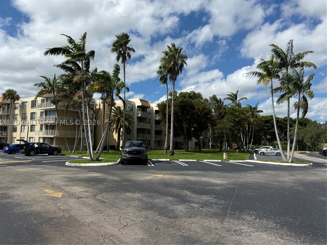 Building Photo - 13100 SW 92nd Ave