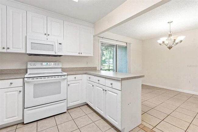 Building Photo - 501 SW 75th St