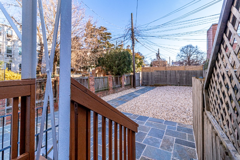 Building Photo - 409 Constitution Ave NE