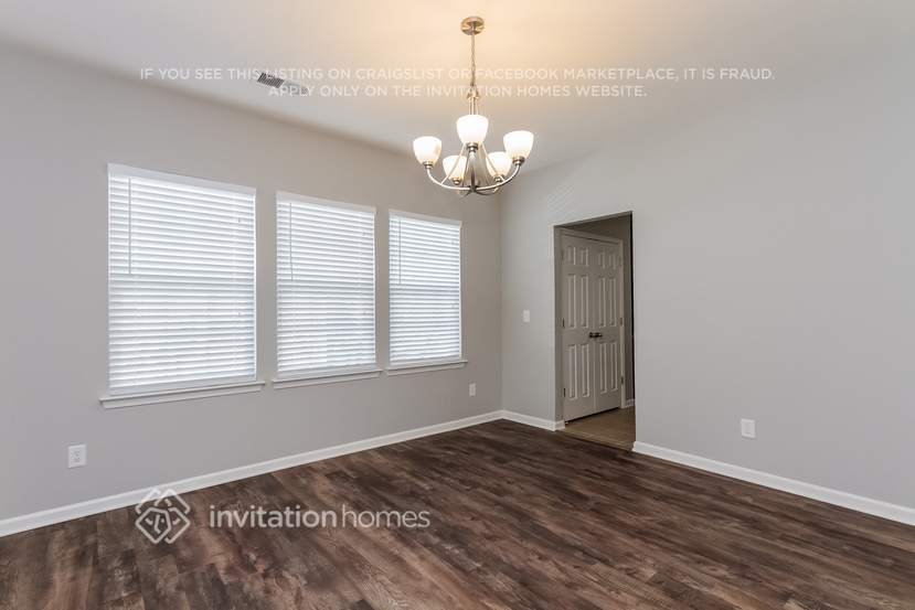 Building Photo - 12120 Palomar Dr