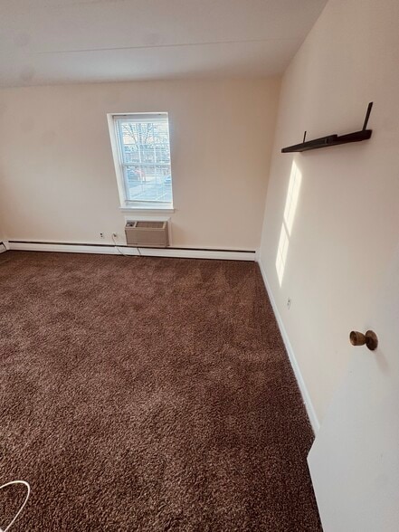 Building Photo - 216 N Monroe St