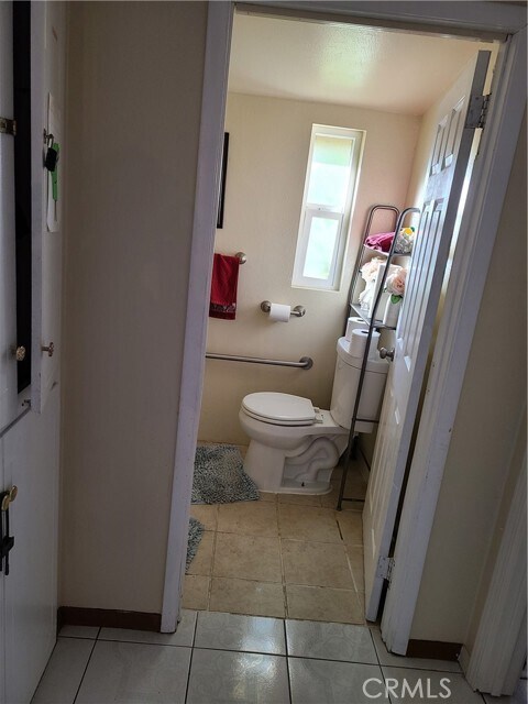 Building Photo - 11685 Holmes Ave