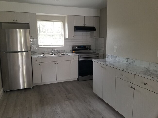 Building Photo - 2642-2648 Michigan Ave