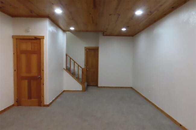 Building Photo - 18304 W Reed Park Rd