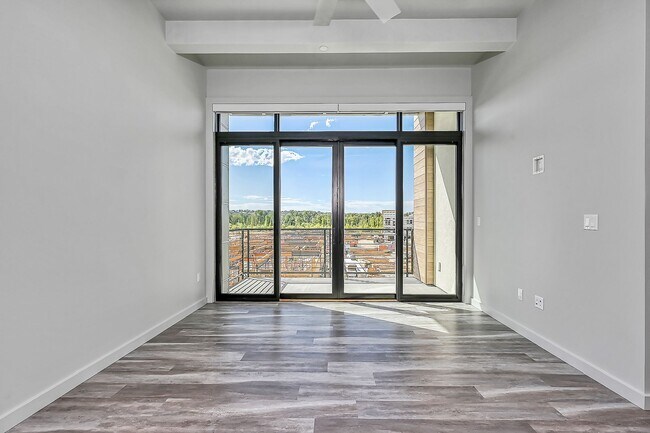 Building Photo - Luxury Condo steps from the Boise River an...