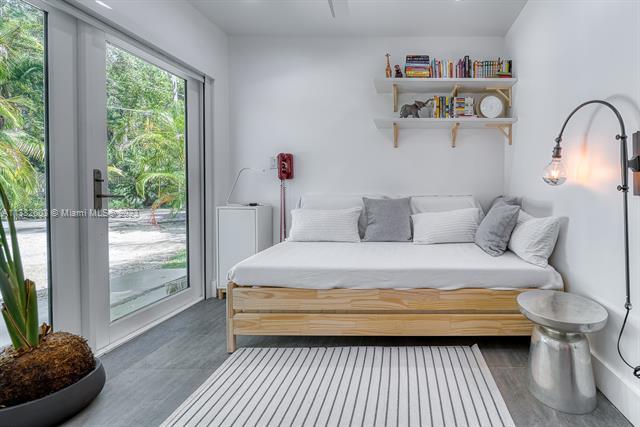 Building Photo - 4000 Kumquat Ave