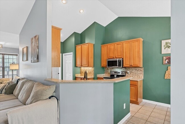 Building Photo - 329 Green Links Dr