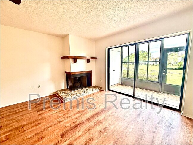 Building Photo - 141 Lakeside Dr