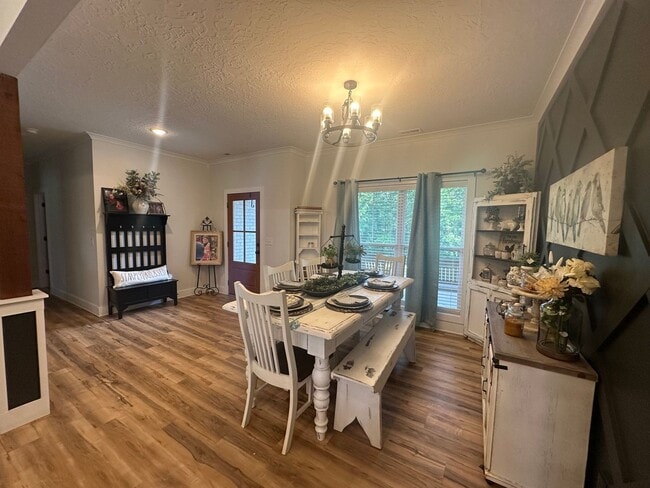 Building Photo - Stunning 4BR/2BA Home in Legacy Hill Estates