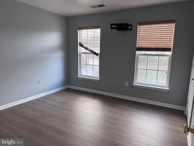 Building Photo - 2004 Taylor Grace Ct