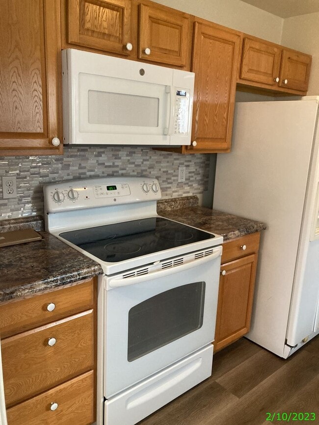 Building Photo - 1020 NE 12th St