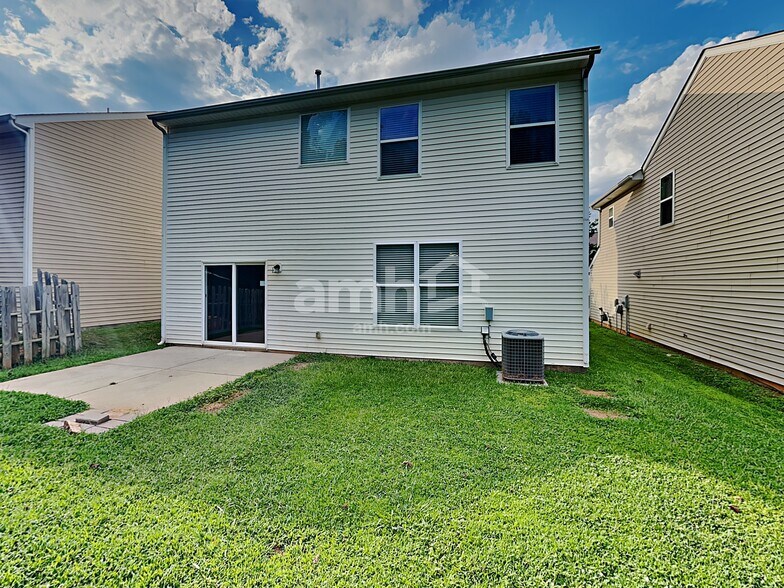 Building Photo - 2411 Cairns Mill Ct