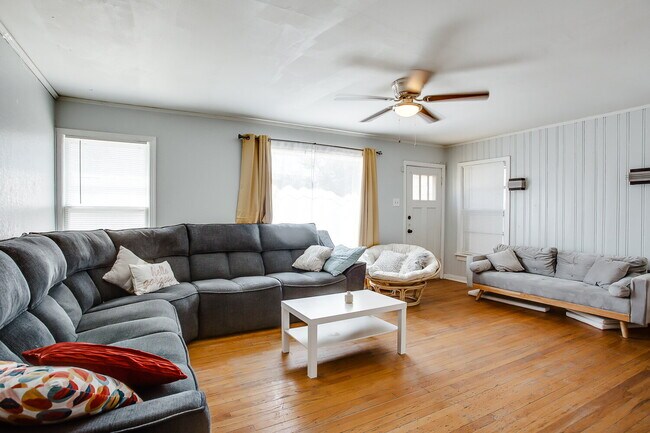 Building Photo - All Appliances Included!!
