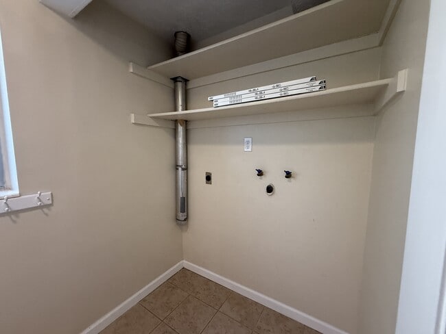 Building Photo - 398 W 4525 S