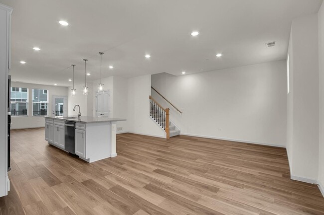 Building Photo - 6275 Sandbelt Dr