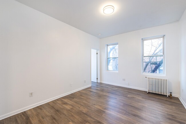 Building Photo - 6114 Highland Pl
