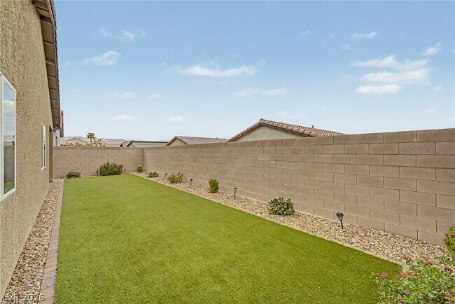 Building Photo - 7552 Blue Lotus Ave