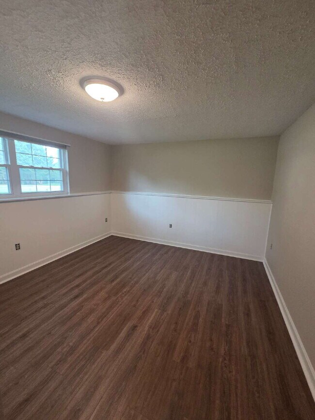 Building Photo - "Spacious 4 BR Home with Finished Basement in Walkersville!"