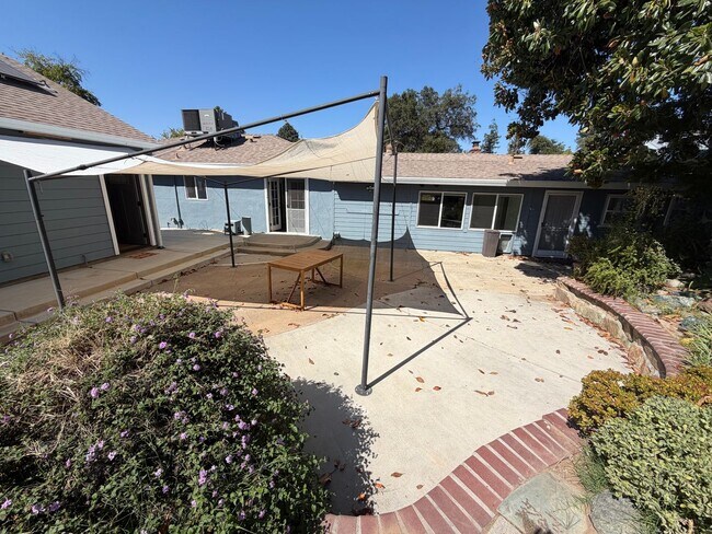 Building Photo - 7210 Zelinda Dr