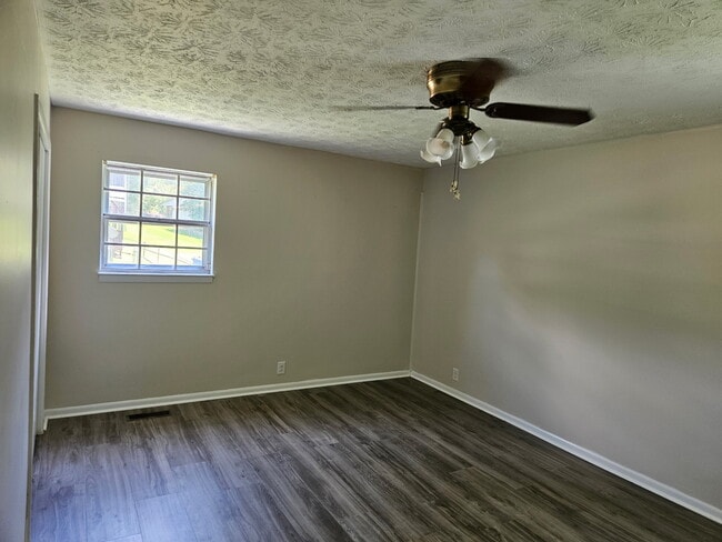 Building Photo - 1108 Maxanna Dr