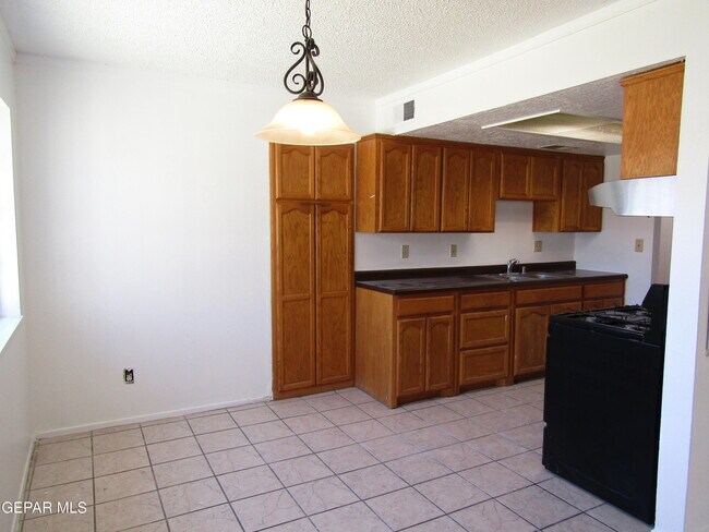 Building Photo - 1500 Babe Hiskey Ln