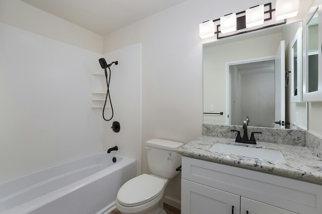 Building Photo - 46-63-63 Emepela Pl