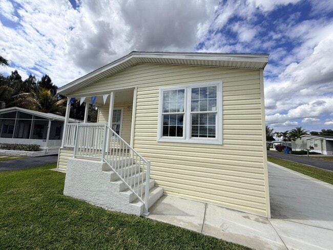 Building Photo - 5220 SW 33rd St