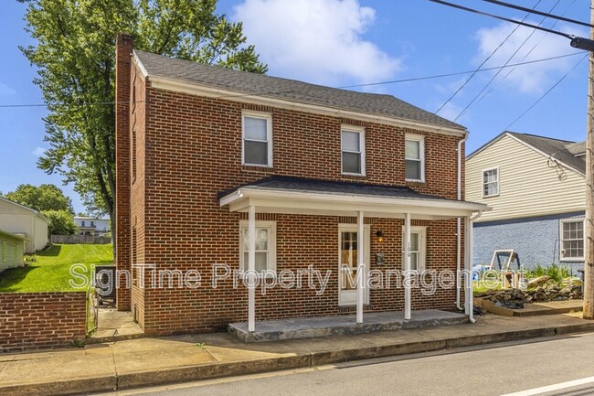 Building Photo - 106 Potomac St