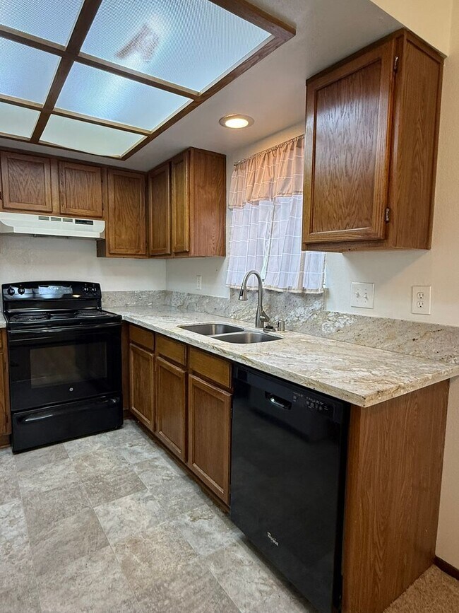 Building Photo - 3679 Grant Dr