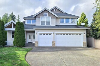 Building Photo - Luxurious 4 Bed/2.5 Bath Lynnwood Home - Available Now!