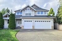 Building Photo - Luxurious 4 Bed/2.5 Bath Lynnwood Home - Available Now!