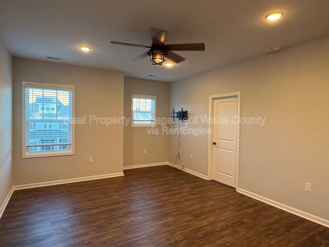 Building Photo - 1664 Highpoint St