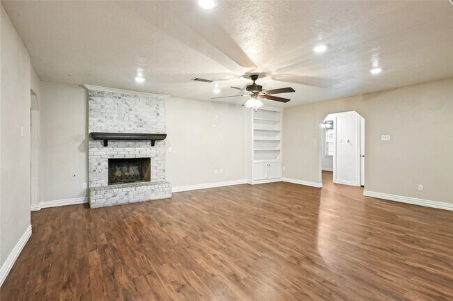 Building Photo - 1503 Leneva Ln