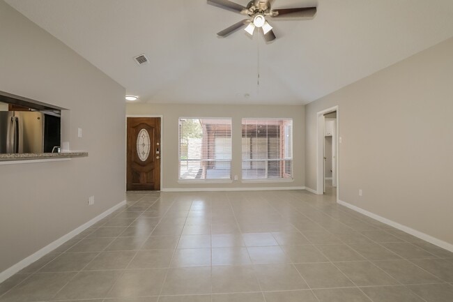 Building Photo - 16919 Amidon Dr