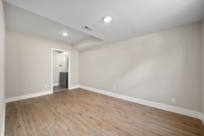 Building Photo - 1629 Forest Ave