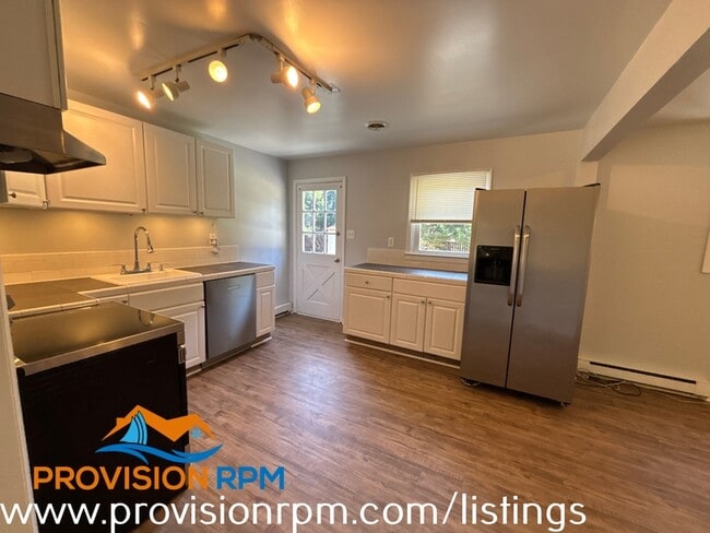 Building Photo - 322 Creek Blvd