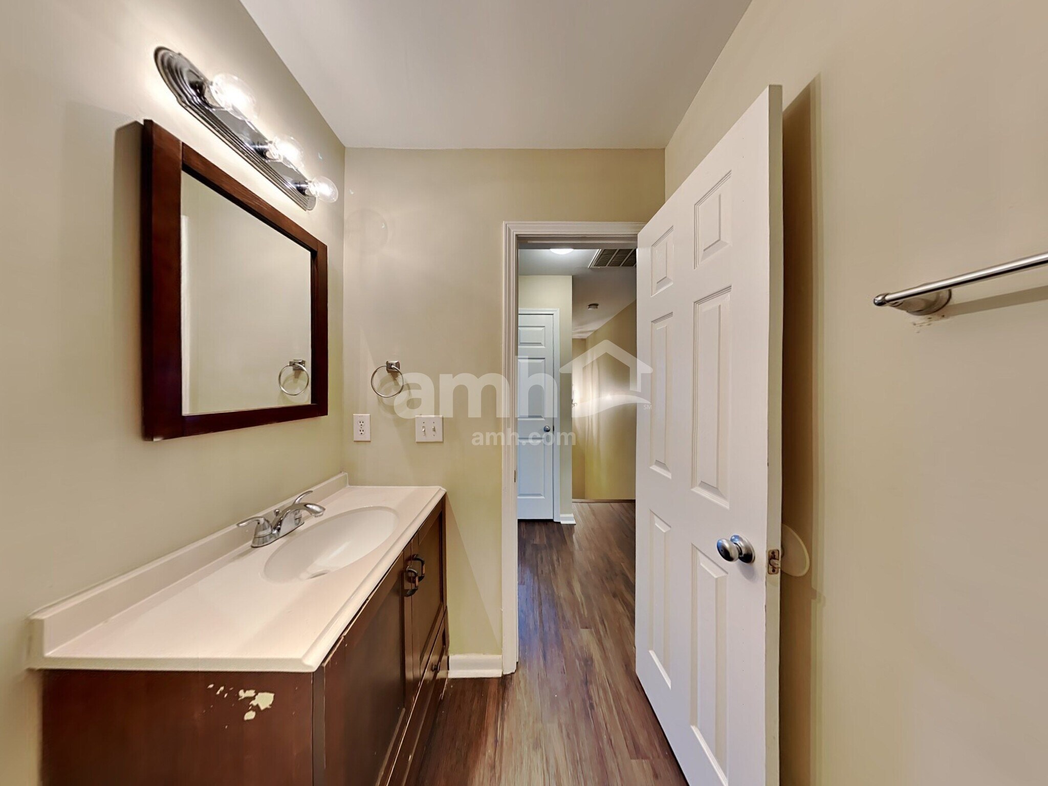 Building Photo - 2 Hidden Meadow Ct