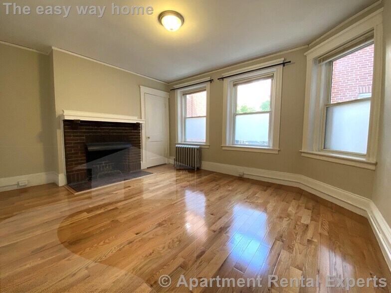 Primary Photo - 5 Craigie Cir