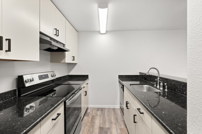 Building Photo - 7453 Newcastle Golf Club Rd