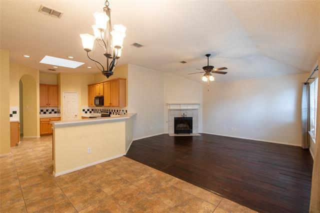 Building Photo - 3713 Pinetree Dr