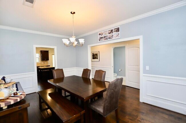 Building Photo - 545 Curlew Cir