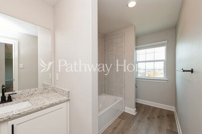 Building Photo - 623 Brookside Dr