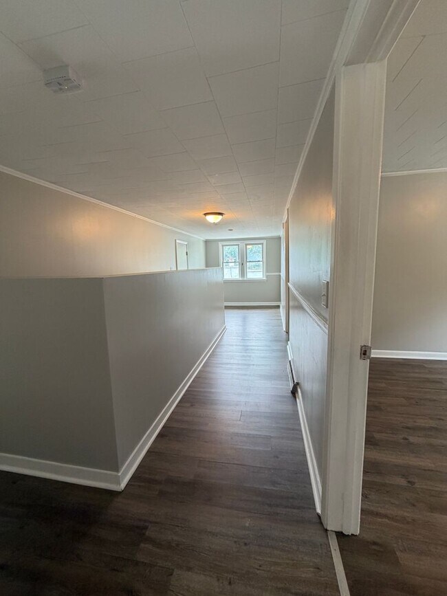 Building Photo - 196 Perkinsville Dr