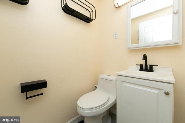 Building Photo - 332 Woodbine St