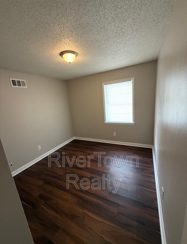 Building Photo - 4070 Kerwin Dr