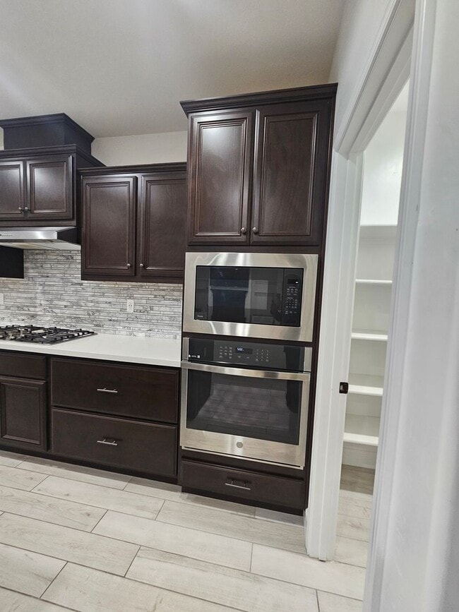 Building Photo - Beautiful Home in Gated Community