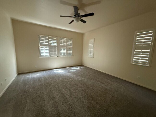 Building Photo - 1487 Highland Dr