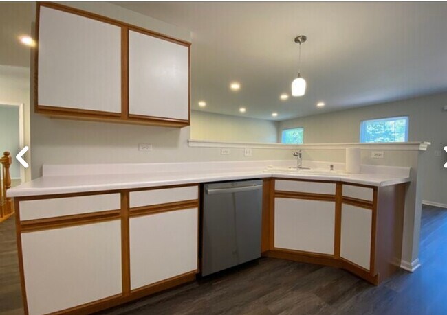 Building Photo - 5363 Danbury Cir