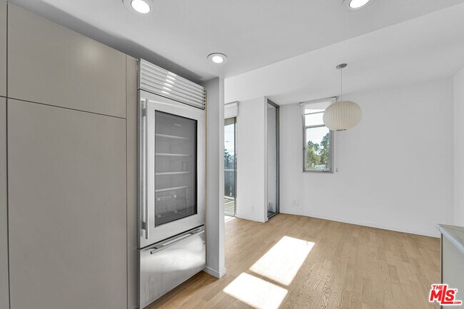 Building Photo - 4455 Los Feliz Blvd