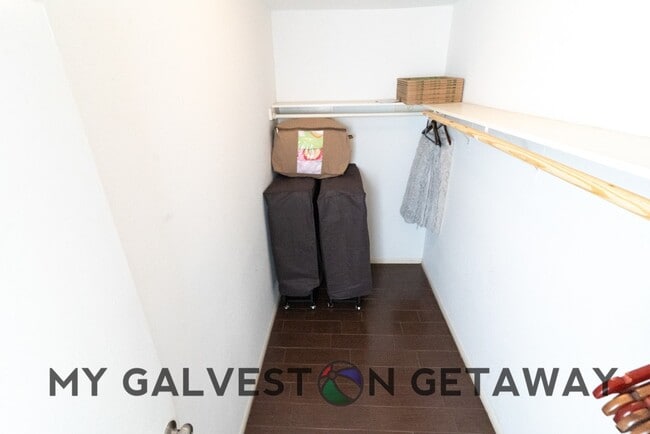 Building Photo - 3506 Cove View Blvd